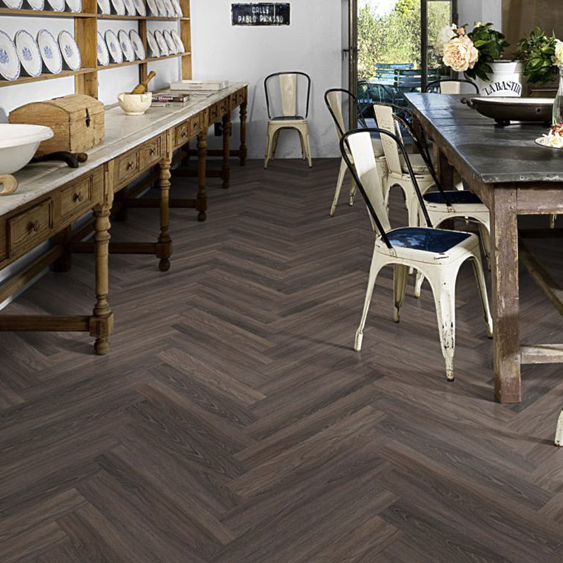 Кварц виниловый ламинат Kahrs LT Click Herringbone 720*120 Tongass CHW 120 (правая) LTCHW2006-R-120