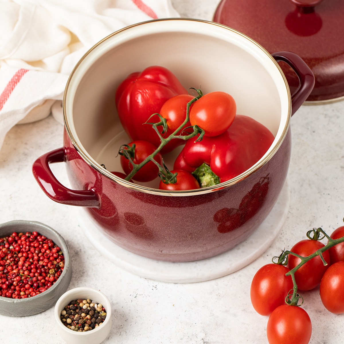 Кастрюля эмалиров. "бордо" 2,4 л, 16 см металл. крышка (1/4) "metrot"