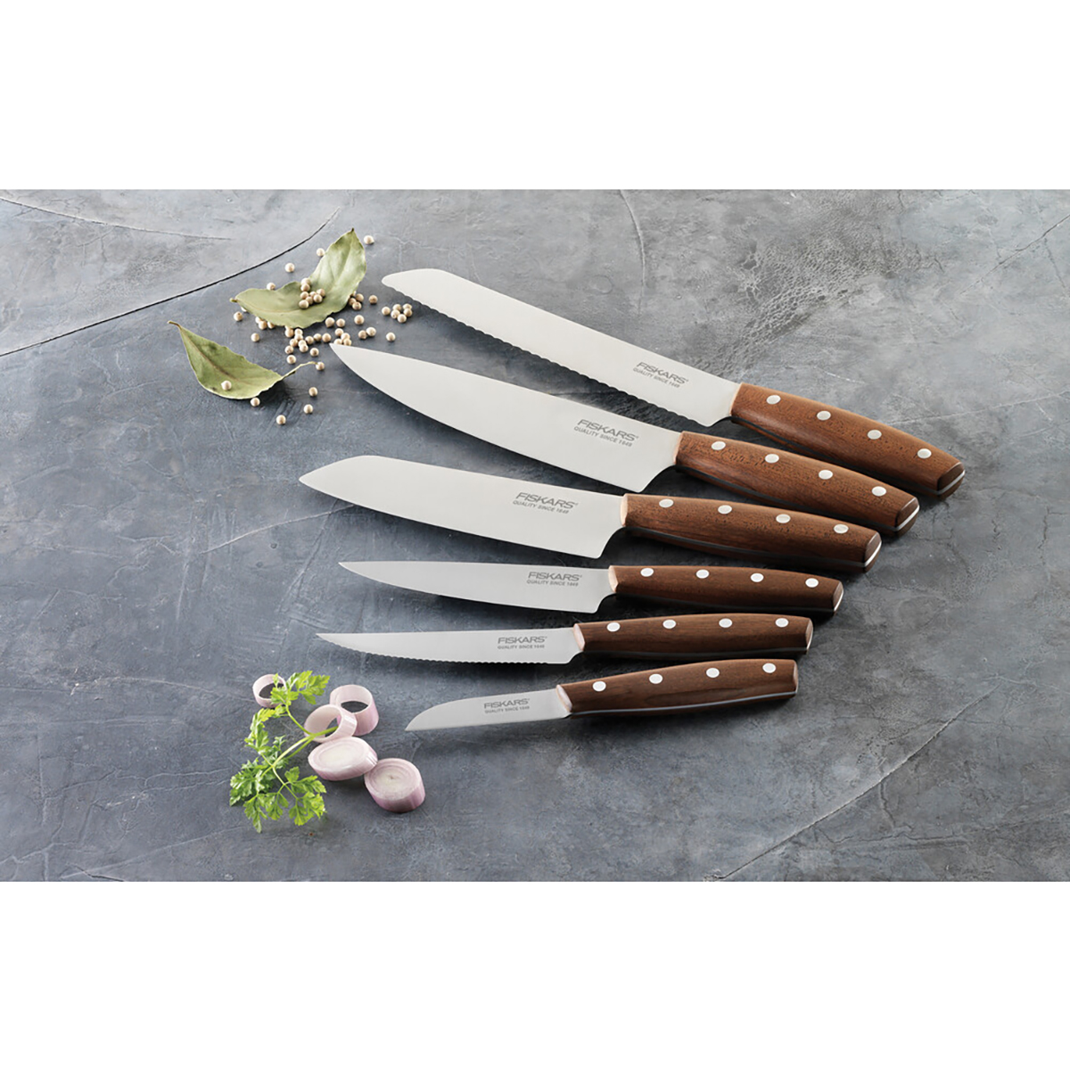 Нож для овощей "norr"  7 см (1/4) "fiskars" 1016475