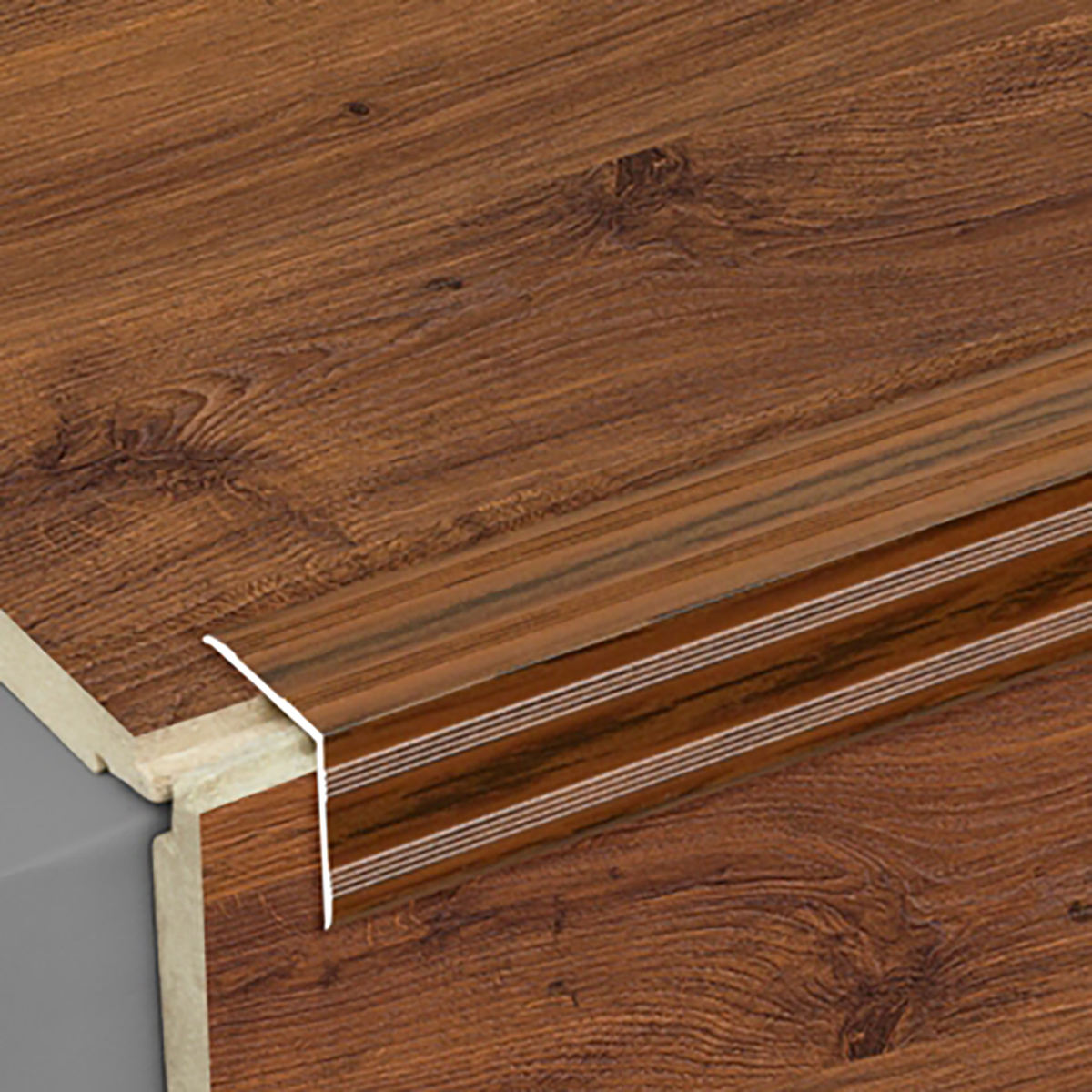 Порог пу-05 золото люкс 1,35 м 20 х 20 мм (24)  (пу 05.1350.02л)