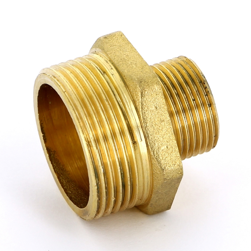 Ниппель редукция 1" x 1/2" (НР) латунь UNI-FITT