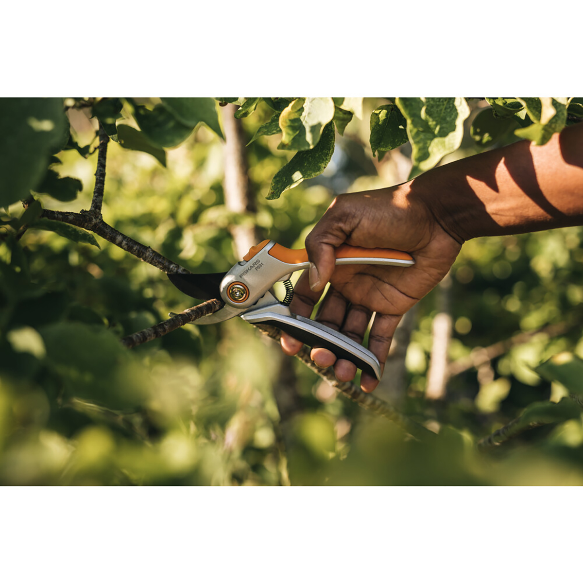 Секатор плоскостной металлический "plus" p531 (1/4) "fiskars" 1057168