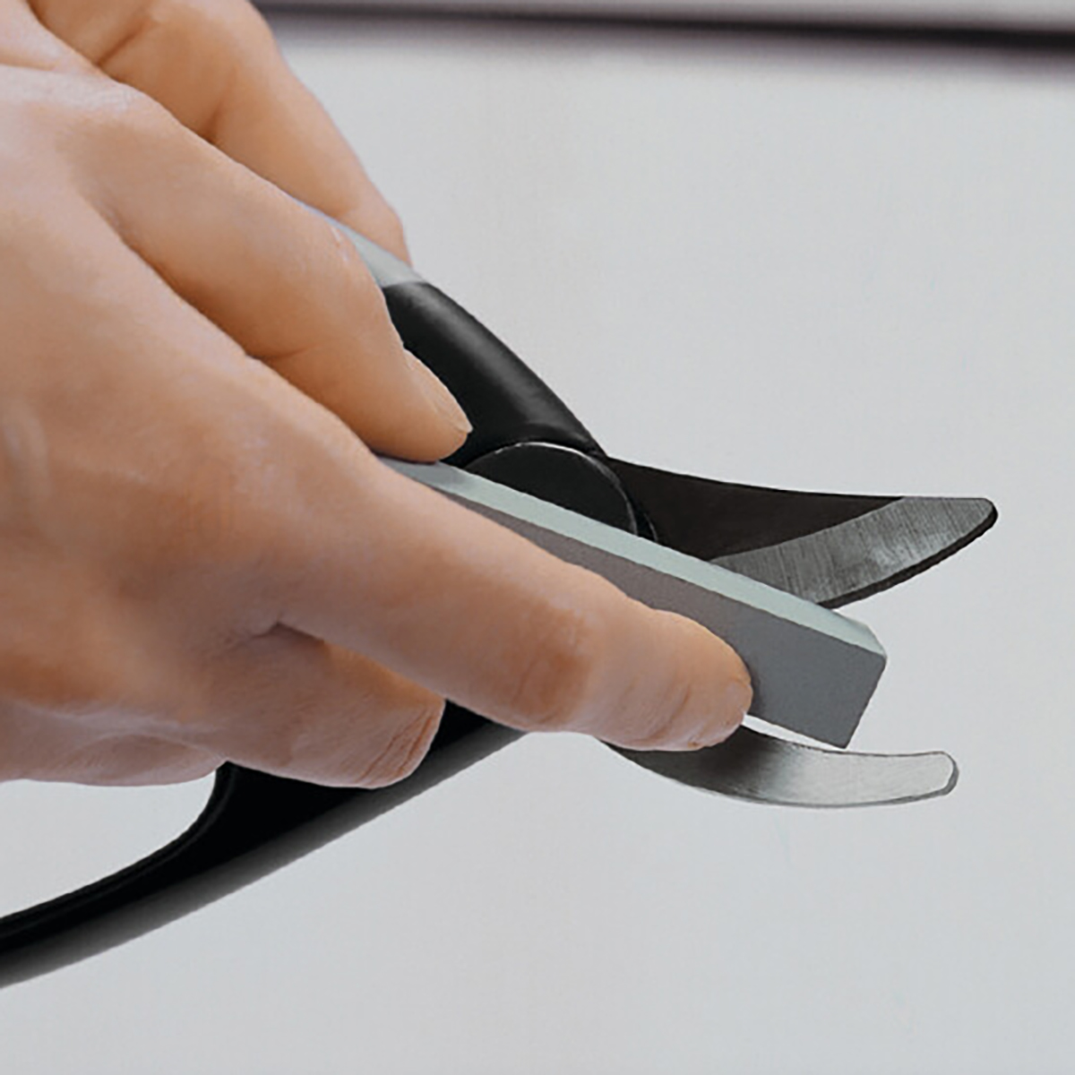 Секатор плоскостной с петлей для пальцев p44 (1/4) "fiskars" 1001534