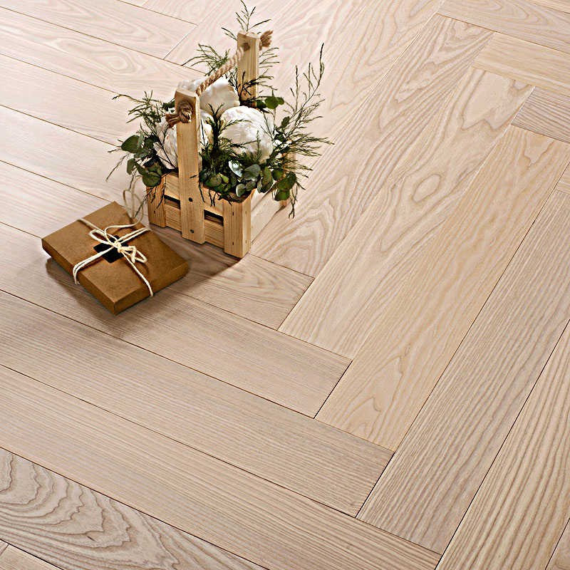 Coswick Английская ёлка 3-х слойная T&G шип-паз (90°) 1274-1236 Лунный Свет (Порода: Ясень)