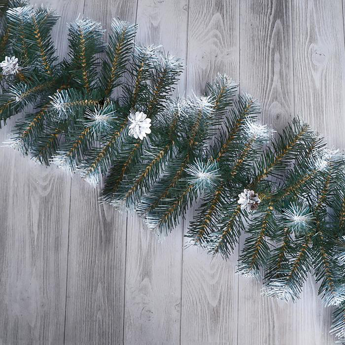 Гирлянда хвойная "зимняя сказка" с серебристыми шишками 2,7 м  d-32 см (зеленая) "елкиторг" 7092484
