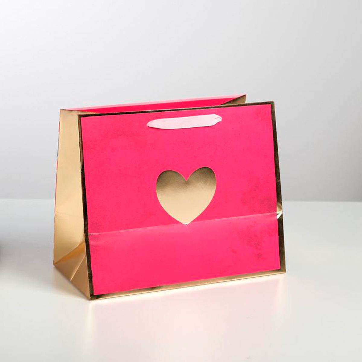 Пакет подарочный ламинир. "love" 30,5*25,5*18 см (1/6/132) "дарите счастье" 4647220