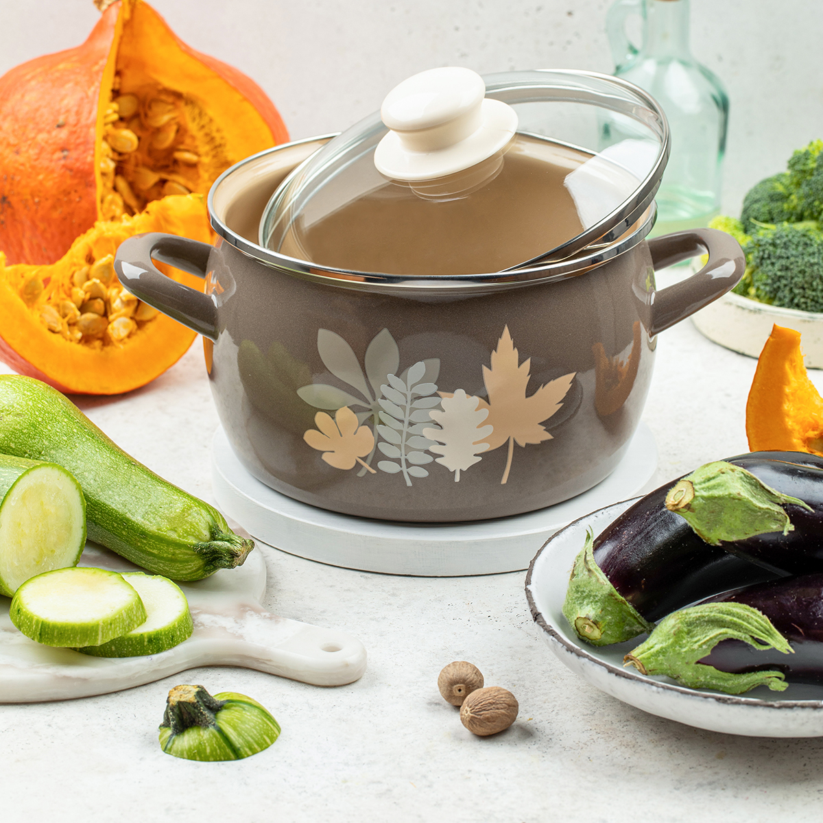 Кастрюля эмалиров. "осенняя соната" 2,4 л, 16 см стекл. крышка (1/8) "metrot"