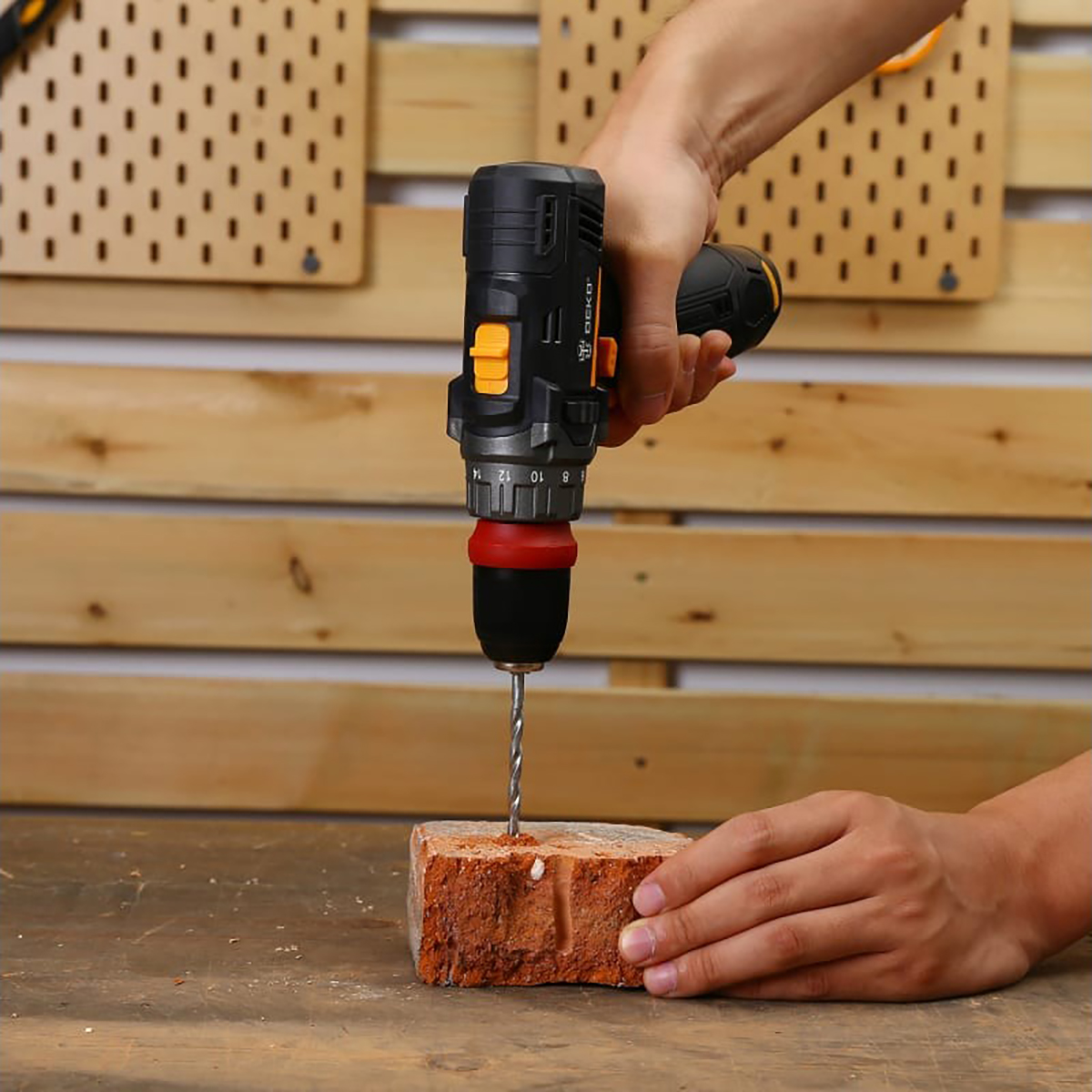 Дрель-шуруповерт аккум. gcd12du3 li-ion со съемным патроном (1) "deko" 063-4114