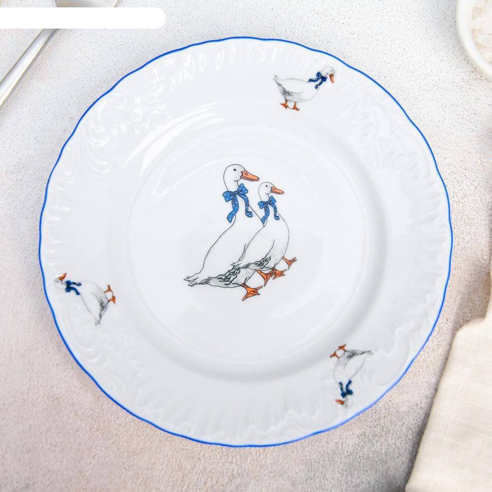 Тарелка десертная "rococo" гуси 17 см (1/6/36) "cmielow" omd666-рококо-21