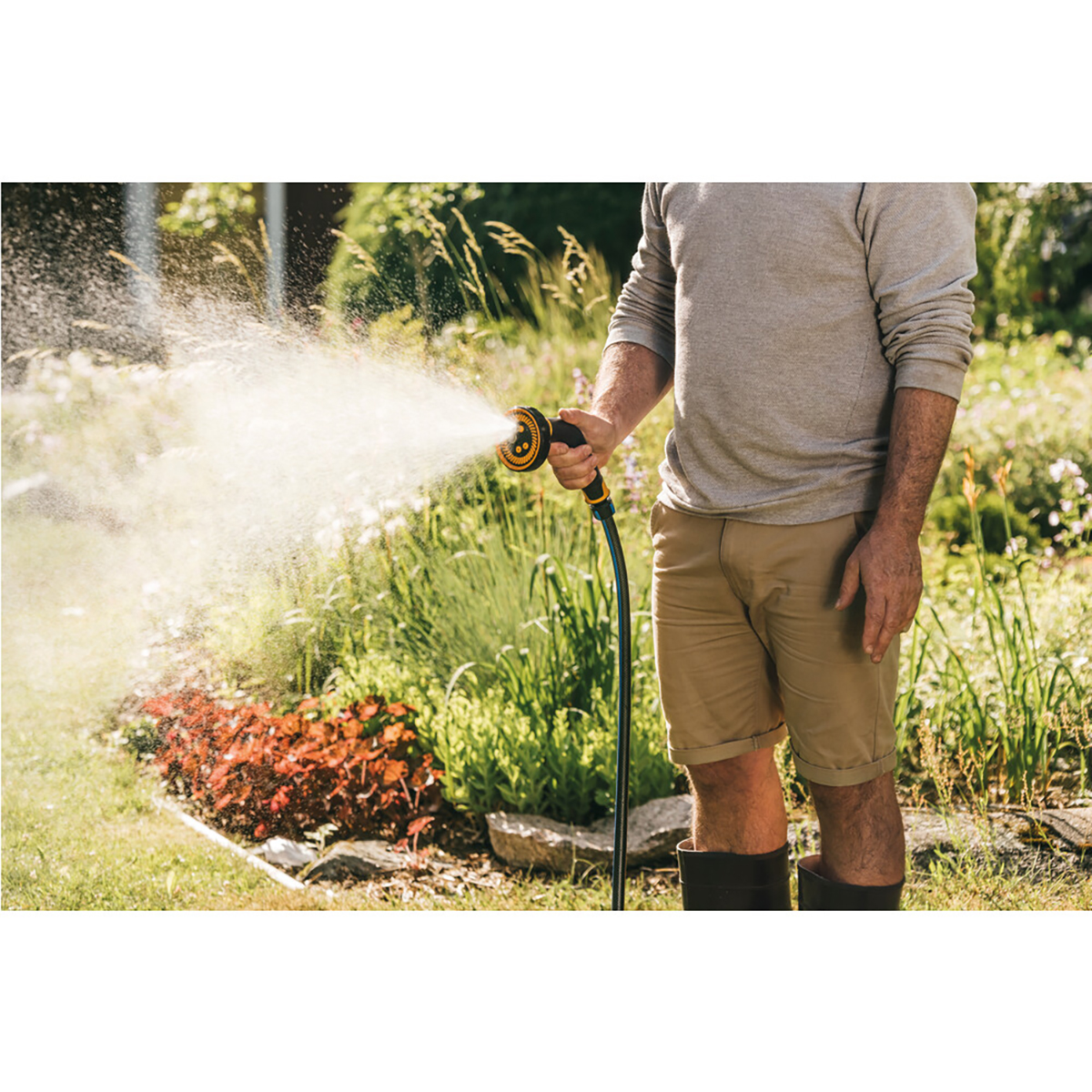 Пистолет-распылитель регулируемый multi (1/4) "fiskars" 1052184