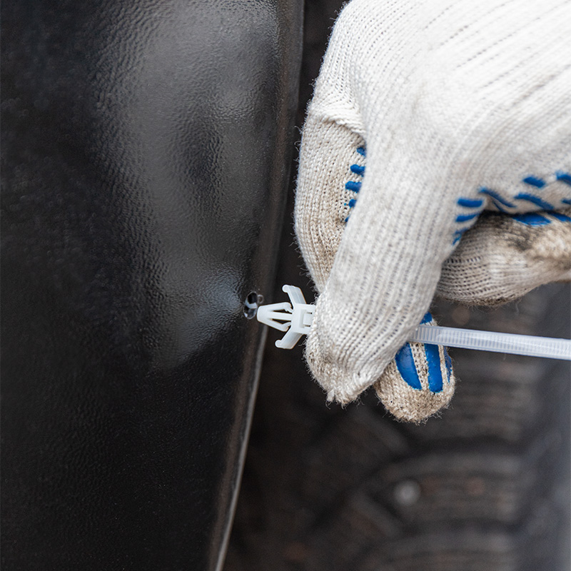 Хомуты нейлон с пистоном 2,5 х 100 мм ø2,4 мм (набор 100 шт.), белые (1/10/200) "rexant" 07-0107