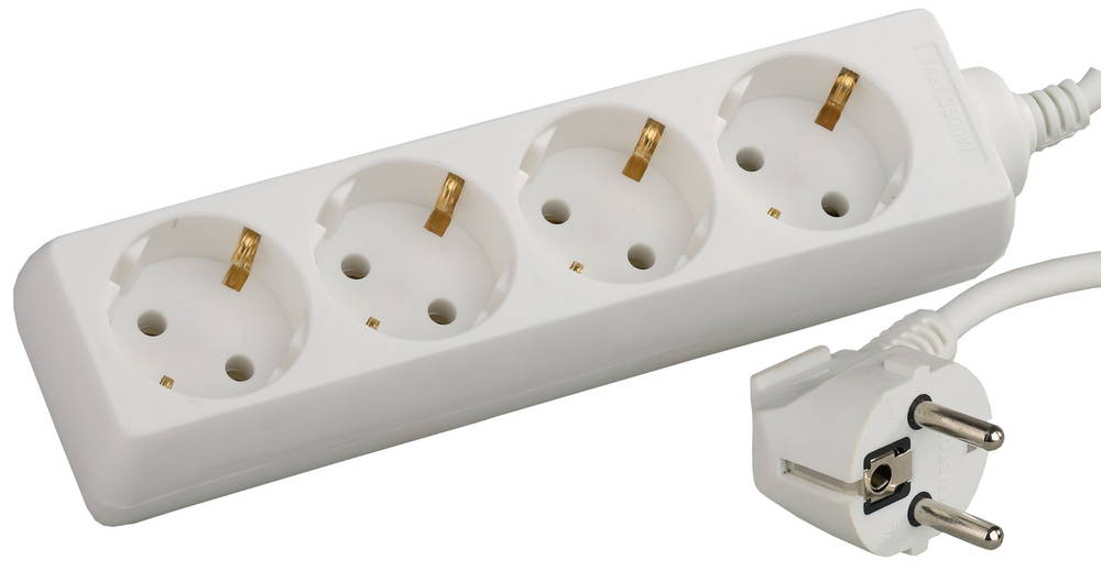 Бытовой удлинитель СВЕТОЗАР, 5 м, 4 гн., ПВС 3х1 кв.мм