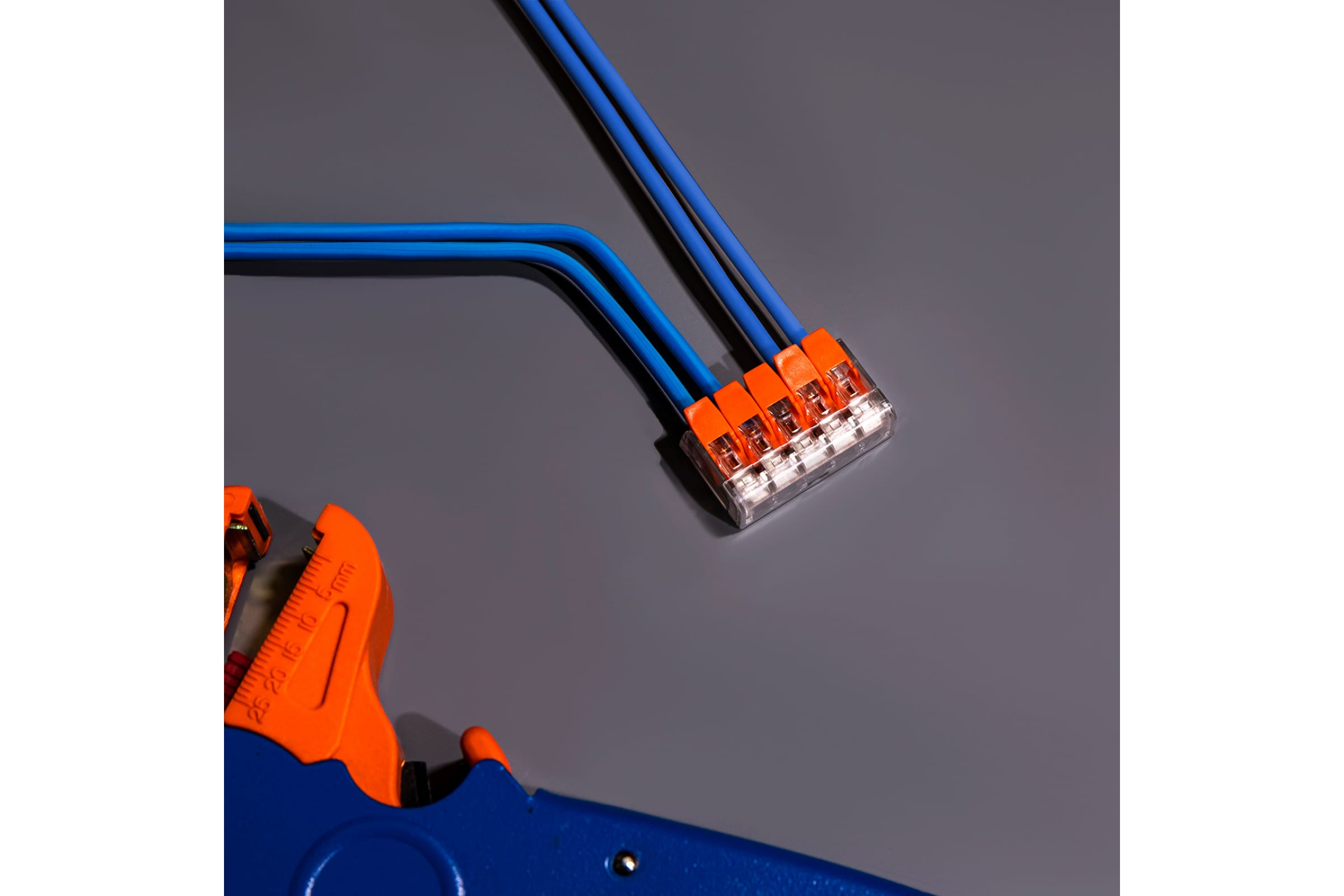 Клеммы универс. компакт. смк 221-415 до 4 мм², 5-прoводн. упак. 5 шт. (1/10/3200)  "rexant" 07-5210