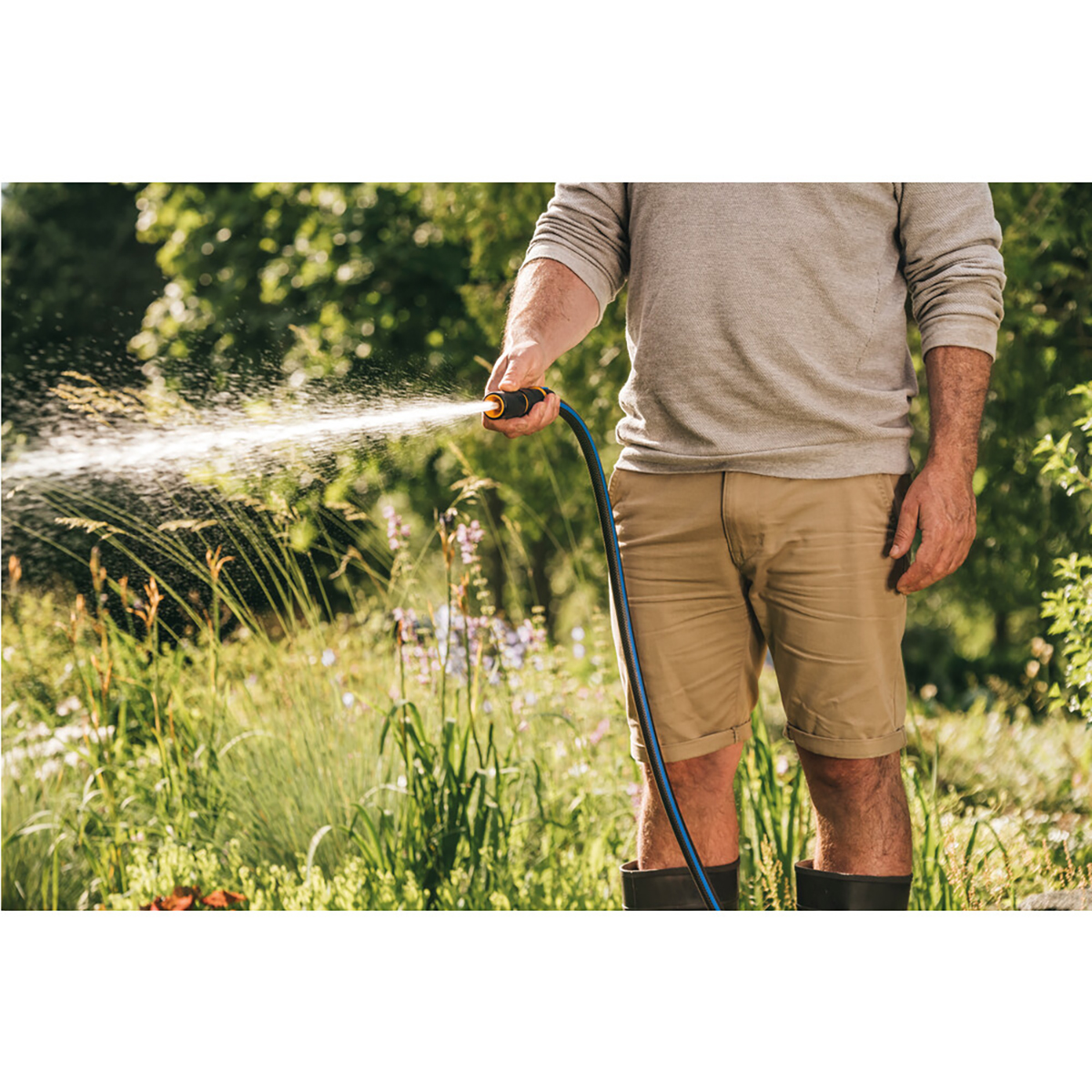 Пистолет-распылитель регулируемый (1/8) "fiskars" 1027088