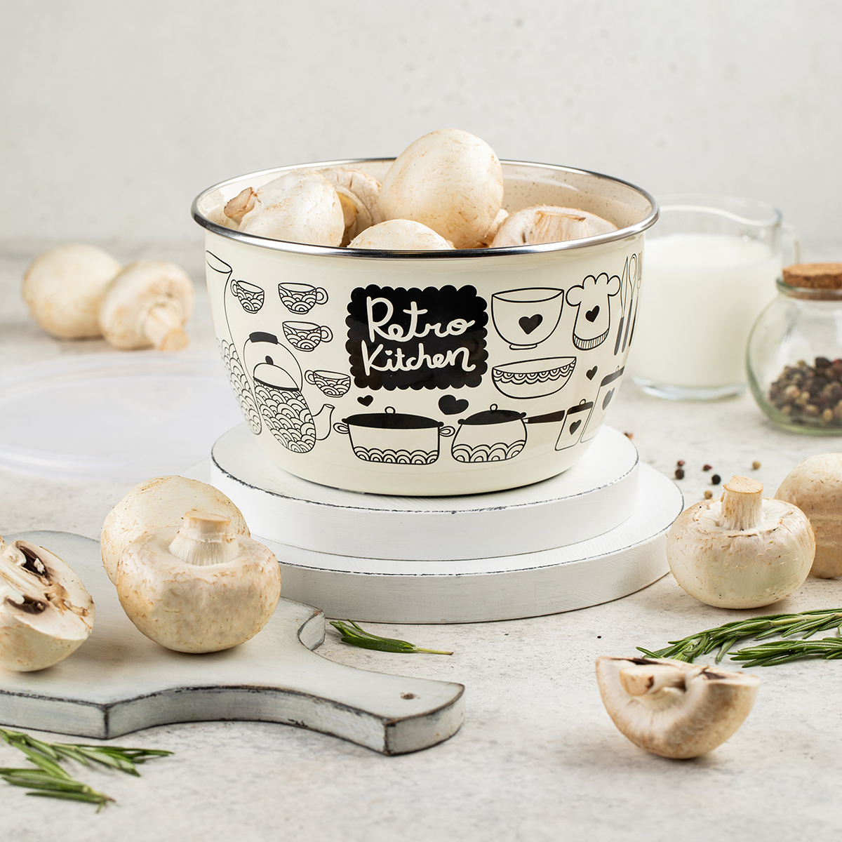 Миска эмалиров. "ретро" 1,1 л, 14 см пласт. крышка (1/6) "metrot"