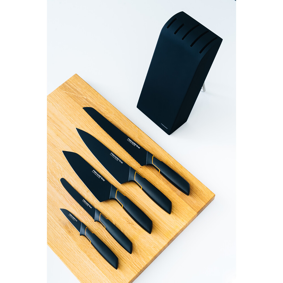 Ножи на подставке набор 5 шт. "edge"  (1/4) "fiskars" 1003099