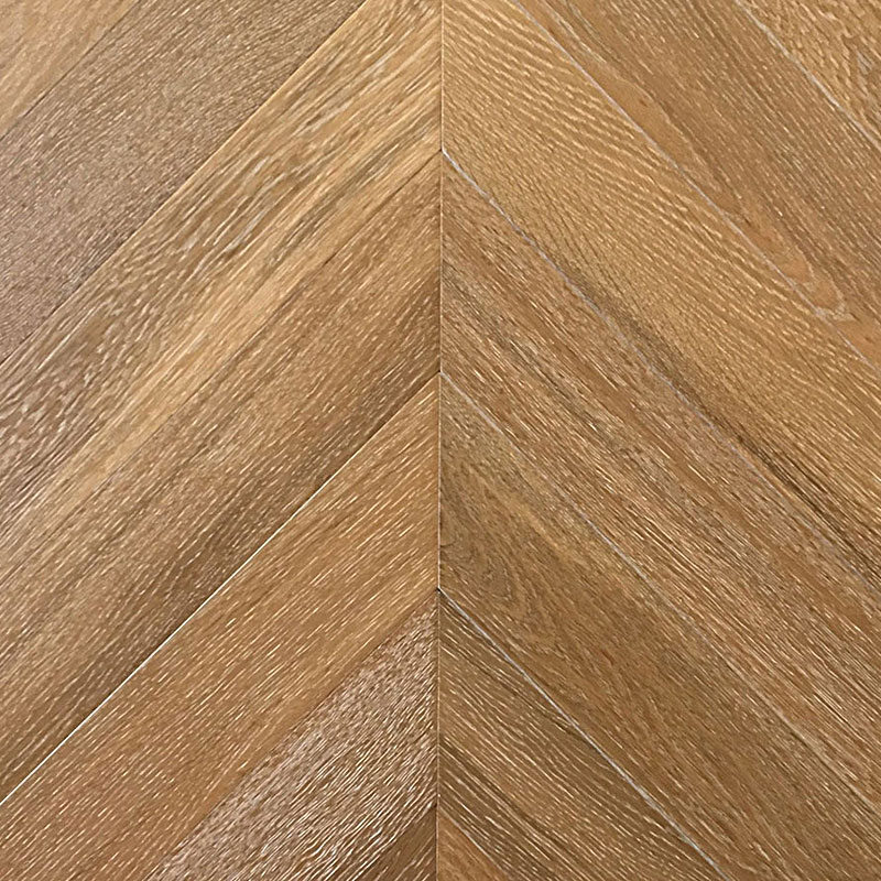 Wood Bee Chevron Дуб Калифорния браш матовый California,UV-лак gloss 5-9% (левая)