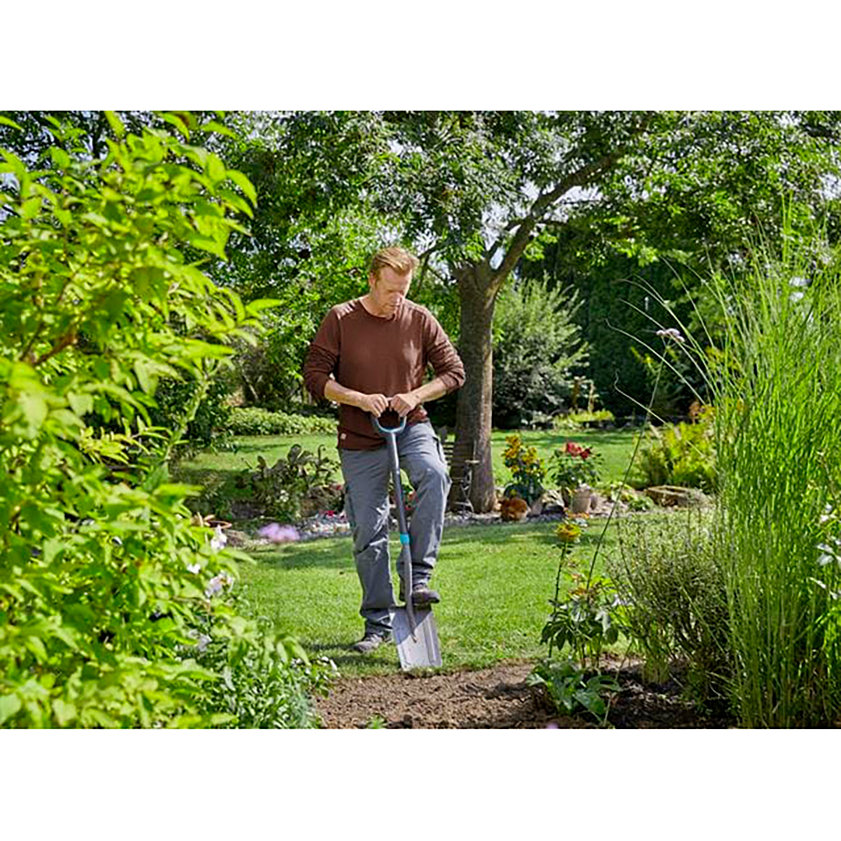 Лопата садовая ergoline с пласт. черенком (1/4) "gardena" 17010-20.000.00