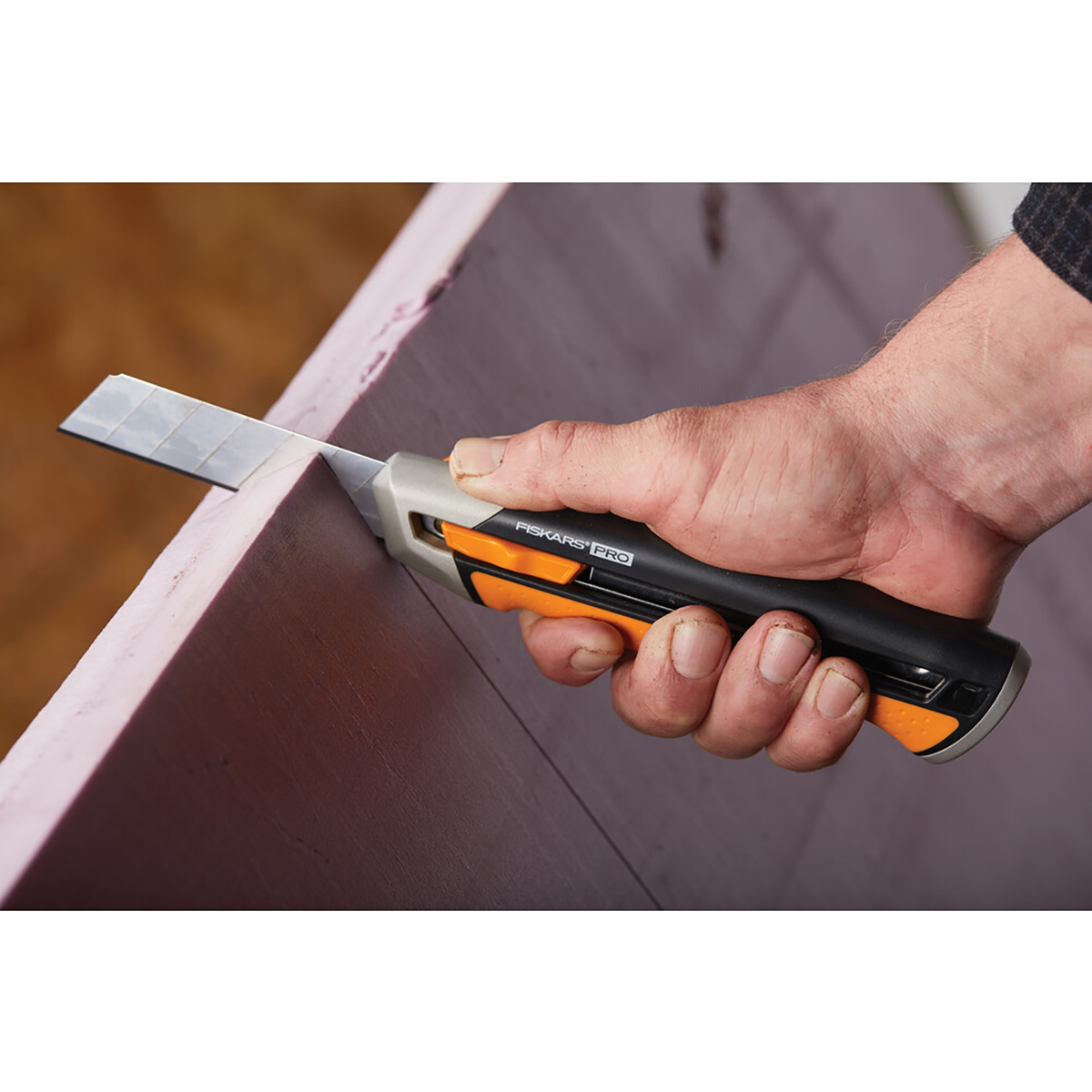 Нож пистолетный 25 мм "carbonmax"  (1/6) "fiskars" 1027228