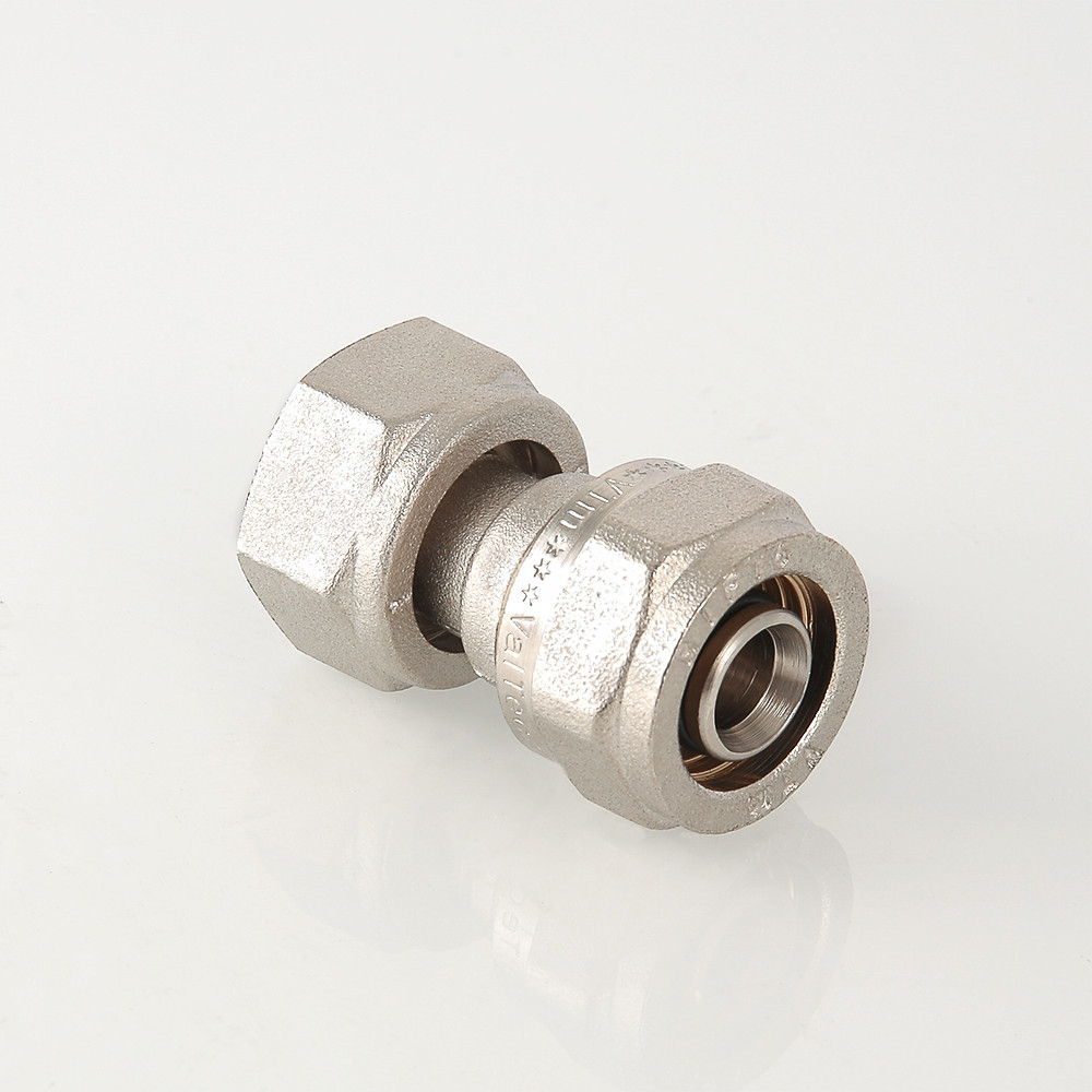 Муфта с накидной гайкой для металлополимерных труб 16 мм х 1/2" VALTEC