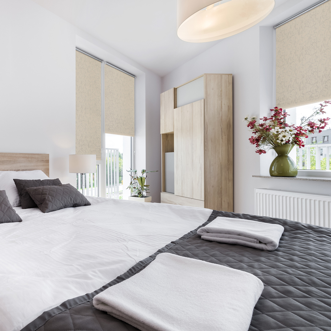 Штора рулонная блэкаут "муар бежевый"  50*175 см (миниролл) (1/6)