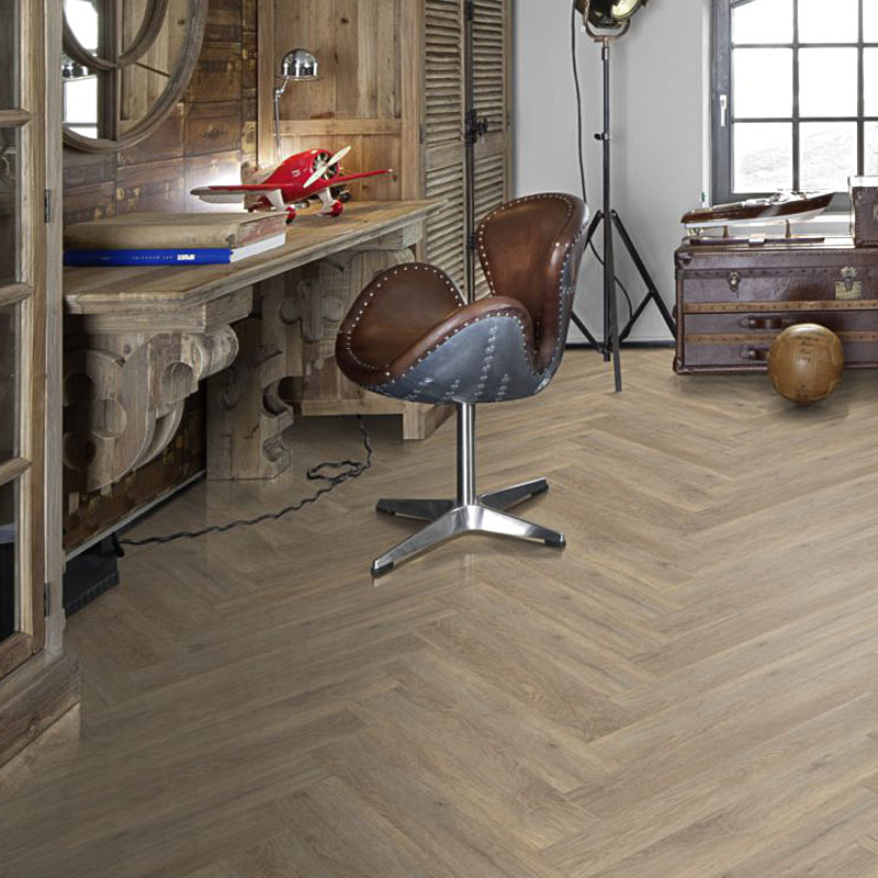 Кварц виниловый ламинат Kahrs LT Click Herringbone 720*120 Taiga CHW 120 (правая) LTCHW2115-R-120