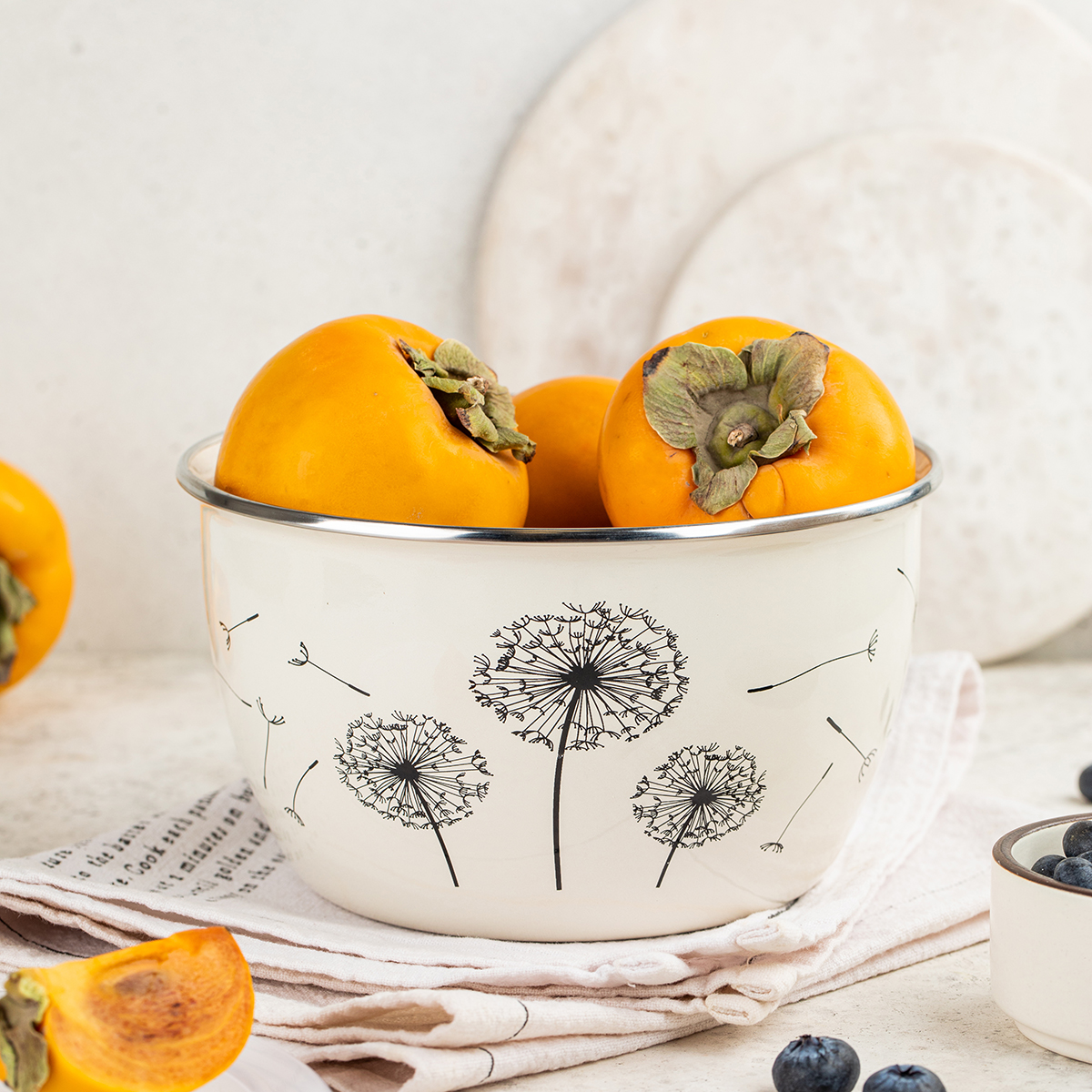 Миска эмалиров. "одуванчик" 2,4 л, 18 см пласт. крышка (1/4) "metrot"