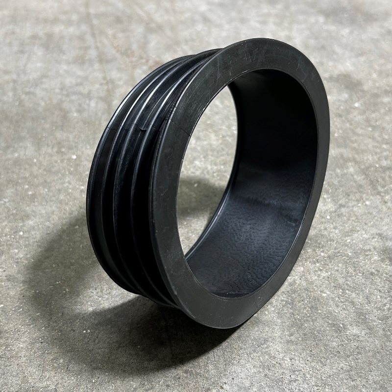 Манжета McALPINE резиновая переходная с трубы 110 мм на чугунную трубу 127 мм, чёрный