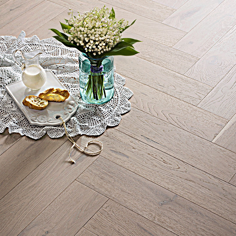 Coswick Английская ёлка 3-х слойная T&G шип-паз (90°) 1122-4578 Альпийский (Порода: Дуб)