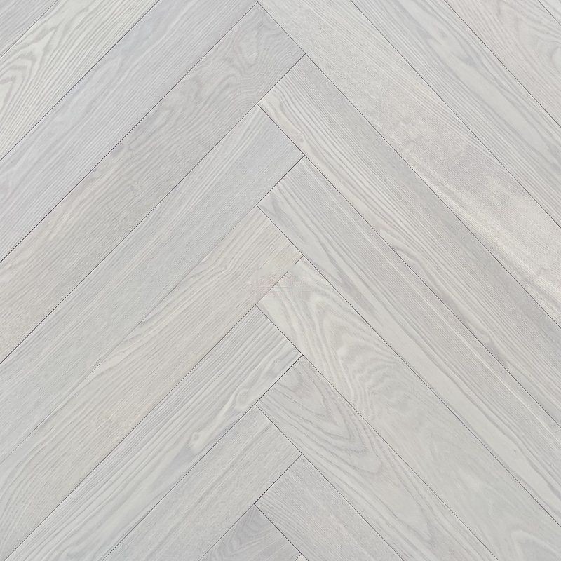 Wood Bee Herringbone Ясень Мунлайт браш матовый Moonlight, UV-лак gloss 5-9% (левая)