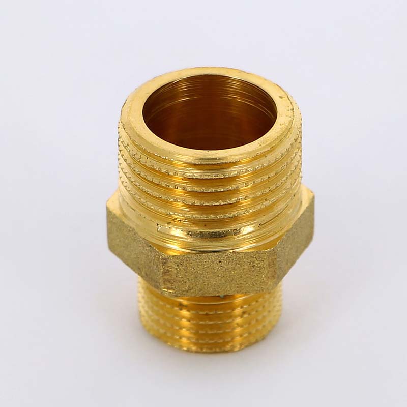 Ниппель редукция 1/2" x 3/8" (НР) латунь UNI-FITT