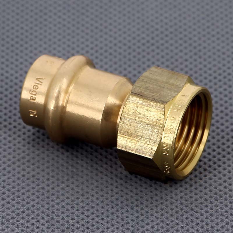 Муфта пресс-В с накидной гайкой и плоским уплотнением 15x1/2' Sanpress VIEGA