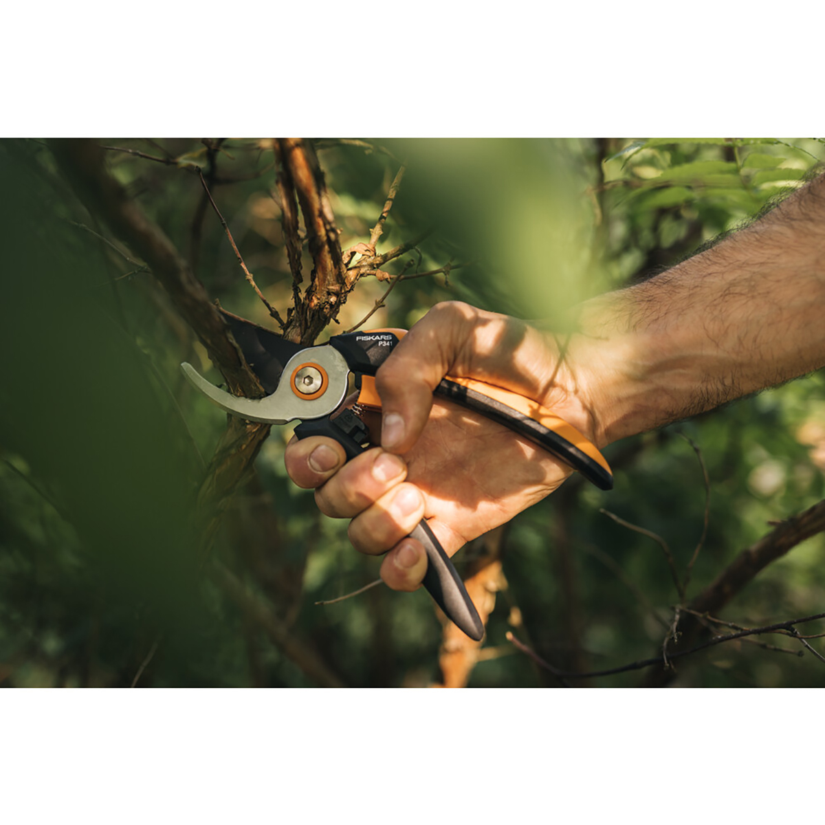 Секатор плоскостной "solid" p341 (1/4) "fiskars" 1057164