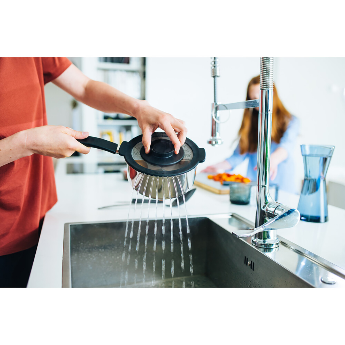 Ковш "functional form" 1,5 л, с крышкой (1/6) "fiskars" 1026576