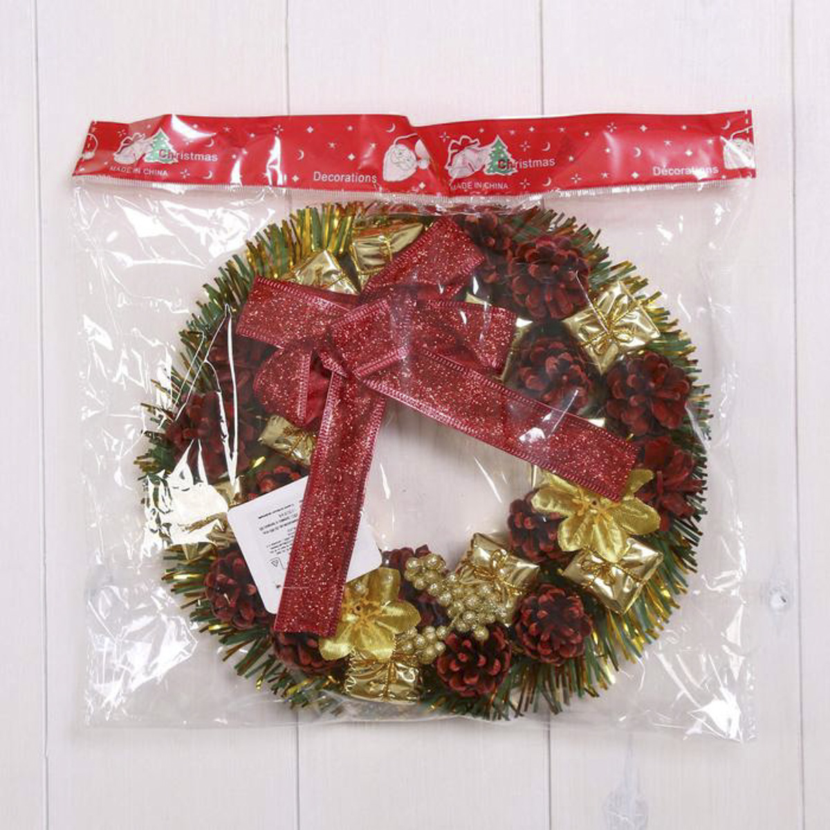 Венок новогодний "бант, шишки и подарки" d-22 см (1/90) "зимнее волшебство" 2372208