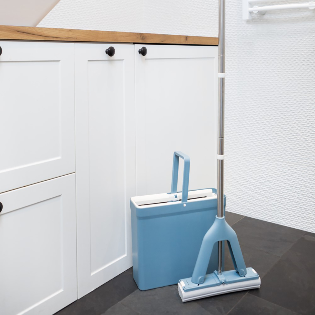 Комплект моп "easy" ведро с отжимом, швабра губчатая, 2 насадки (1/4) "york"