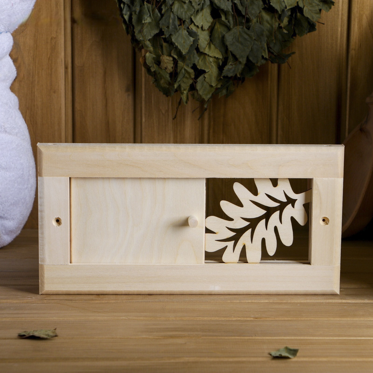 Крышка вентиляционная с задвижкой "банный лист" 28*12 cм, липа (1/50) "добропаровъ" 4689617