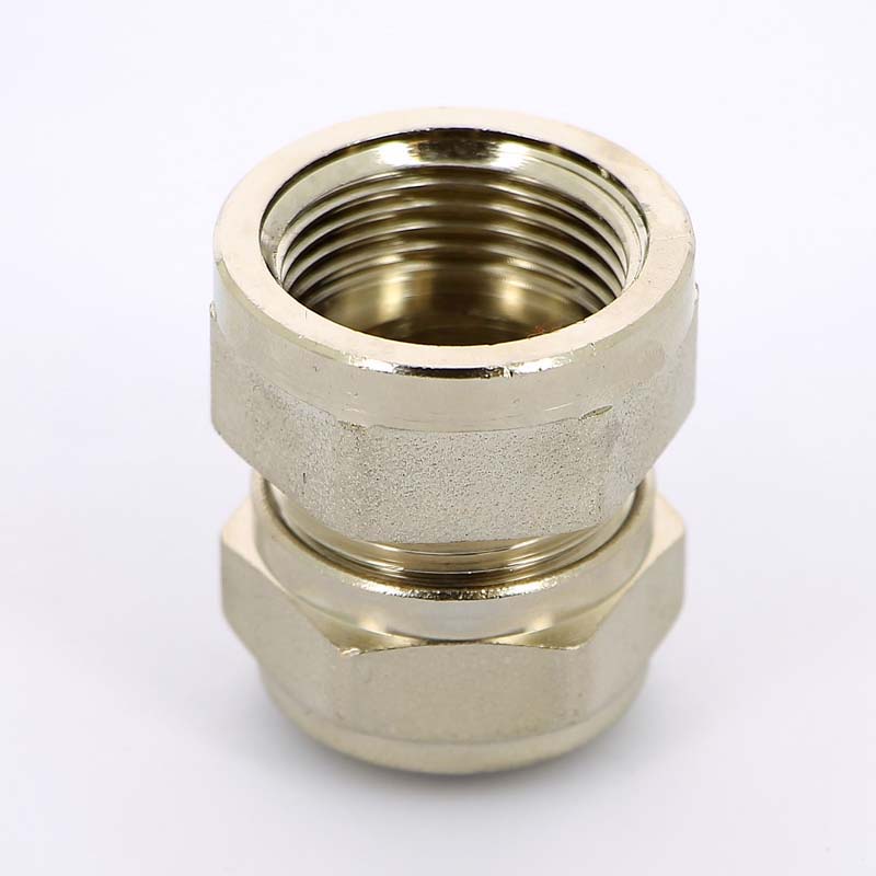 Обжимная муфта ВР 20 х 3/4" UNI-FITT для металлопласта