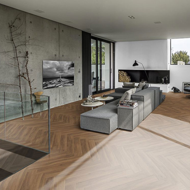 Кварц виниловый ламинат Kahrs LT Click Herringbone 720*120 Redwood CHW 120 (левая) LTCHW2101-L-120