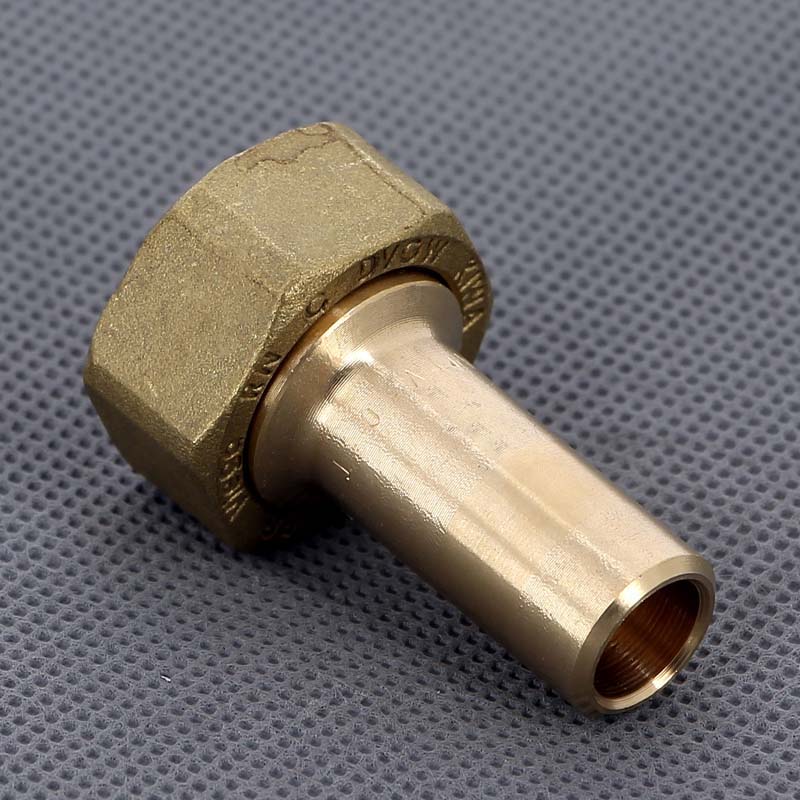 Вставка с накидной гайкой и плоской прокладкой 15x3/4' пресс Sanpress VIEGA