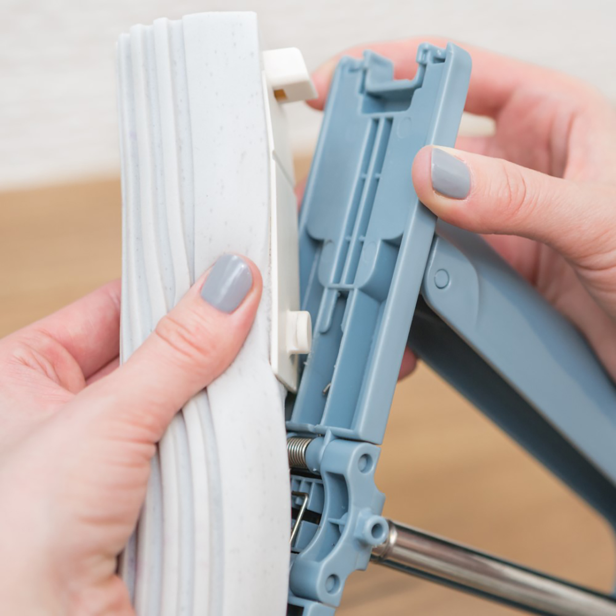 Комплект моп "easy" ведро с отжимом, швабра губчатая, 2 насадки (1/4) "york"