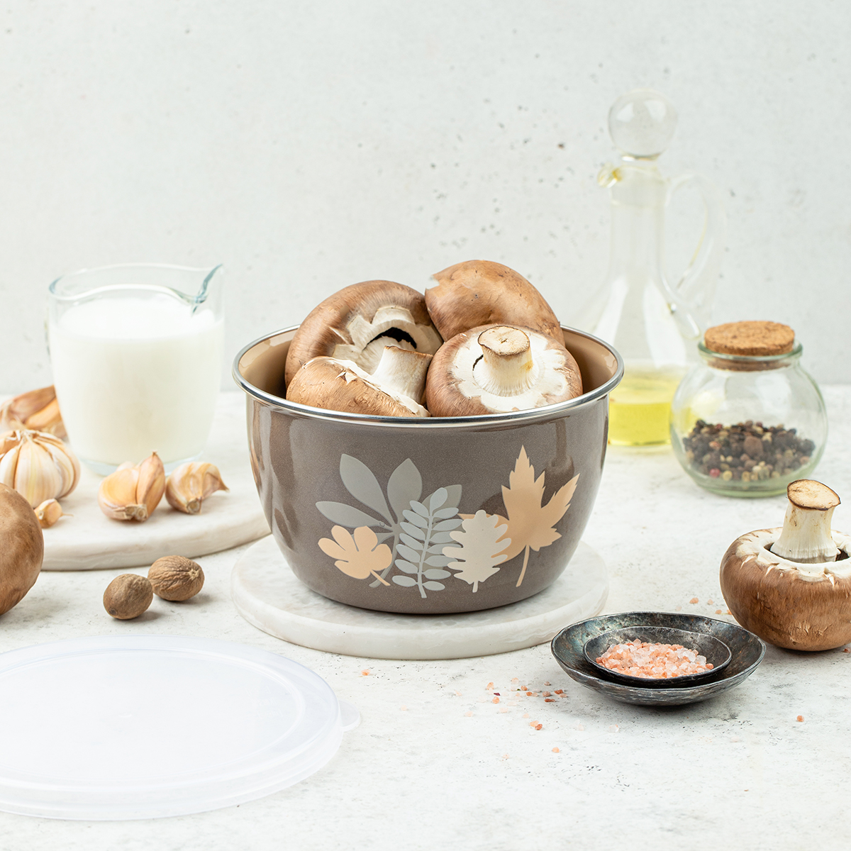 Миска эмалиров. "осенняя соната" 1,7 л, 16 см пласт. крышка (1/4) "metrot"