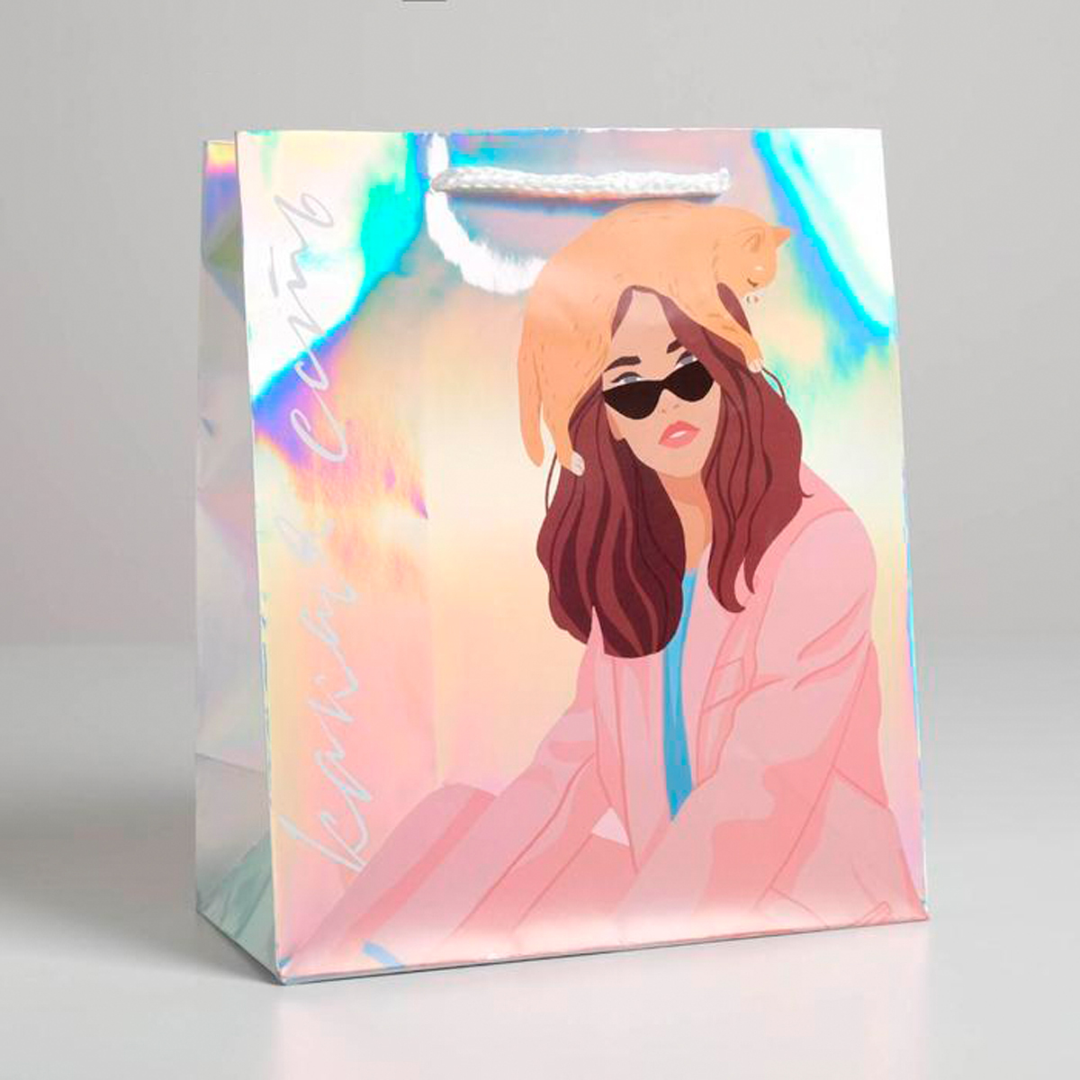 Пакет подарочный голографический "какая есть" 23*27*11,5 см (1/3/420) "дарите счастье" 5307570