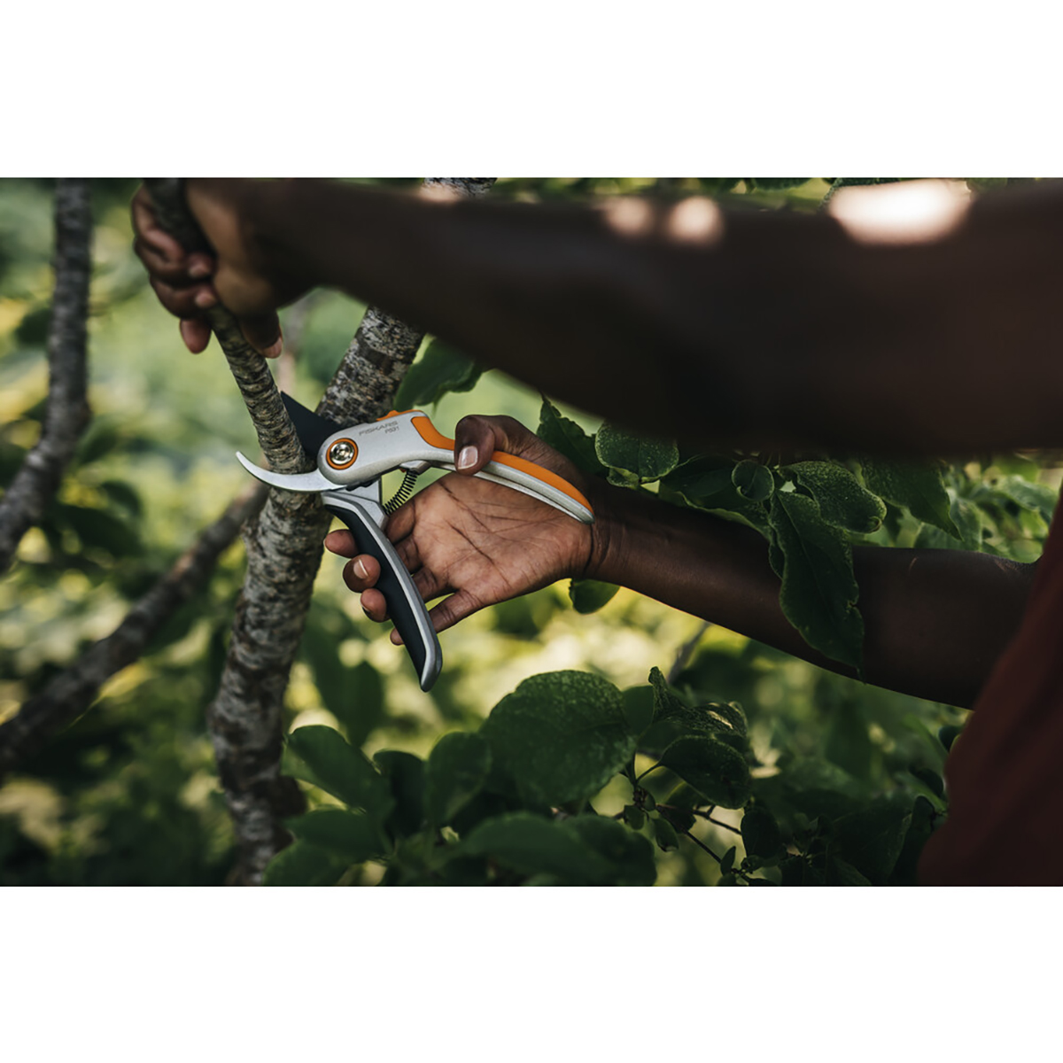 Секатор плоскостной металлический "plus" p531 (1/4) "fiskars" 1057168