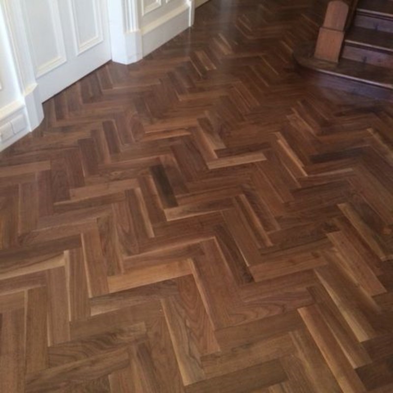 CROWNWOOD Urban Английская елка Американский орех селект, Лак 600 x 120 x 14 / 1.44м2