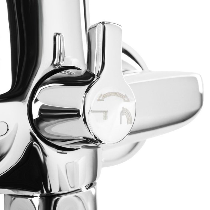 Смеситель для ванн  niagara  длинный излив (1/8) "milardo" niasblcm10