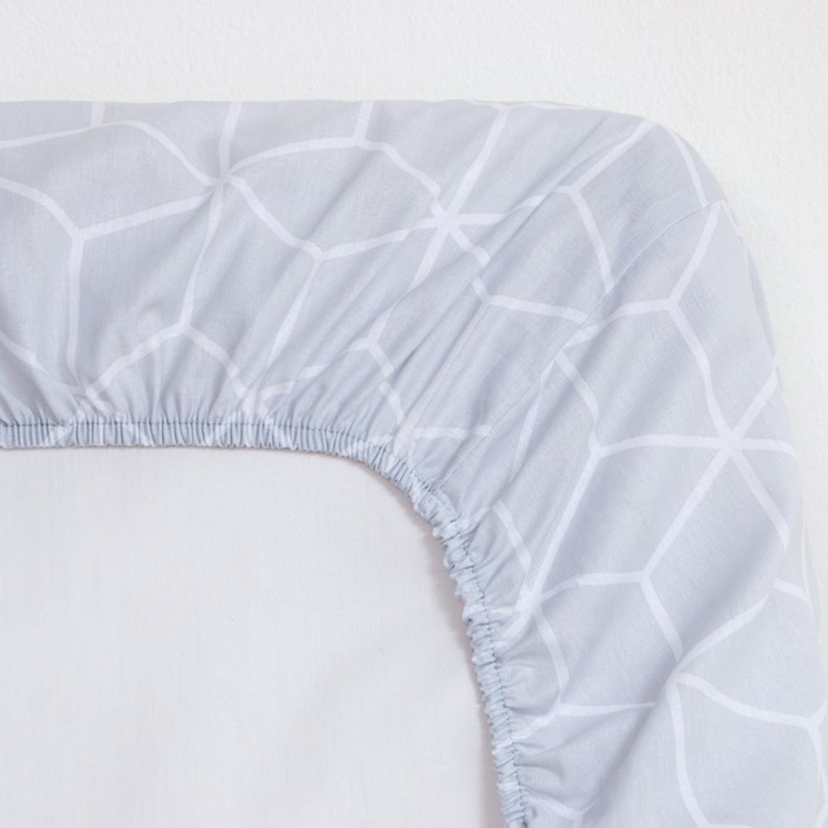 Простыня на резинке "lovelife" 160*200*25 см серый (поплин) (1) 9035740