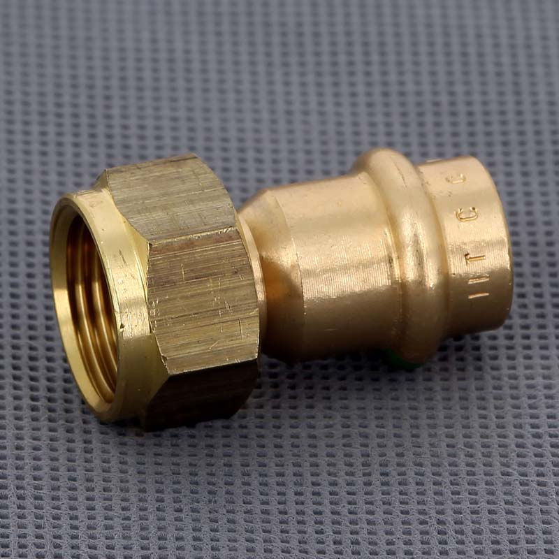 Муфта пресс-В с накидной гайкой и плоским уплотнением 15x1/2' Sanpress VIEGA