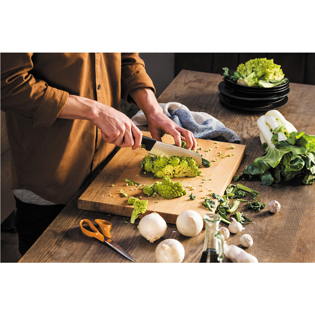 Нож сантоку "hard edge" 16,1 см (1/5) "fiskars" 1051761