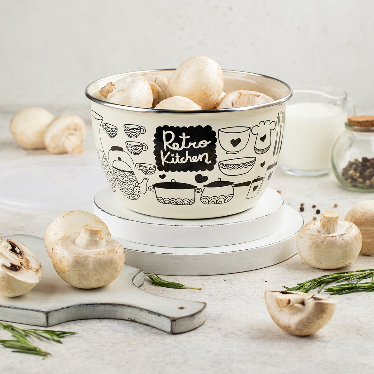 Миска эмалиров. "ретро" 1,7 л, 16 см пласт. крышка (1/4) "metrot"